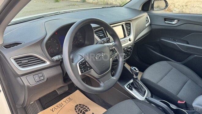 Hyundai Accent 2022, 31,000 km - 1.6 л - Bakı