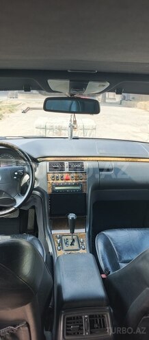 Mercedes E 320 2000, 316,000 km - 3.2 l - Bakı