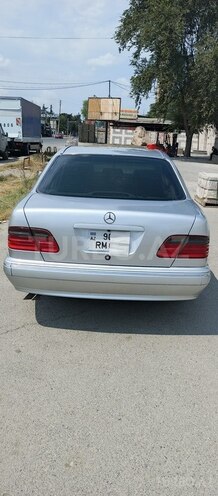 Mercedes E 320 2000, 316,000 km - 3.2 l - Bakı