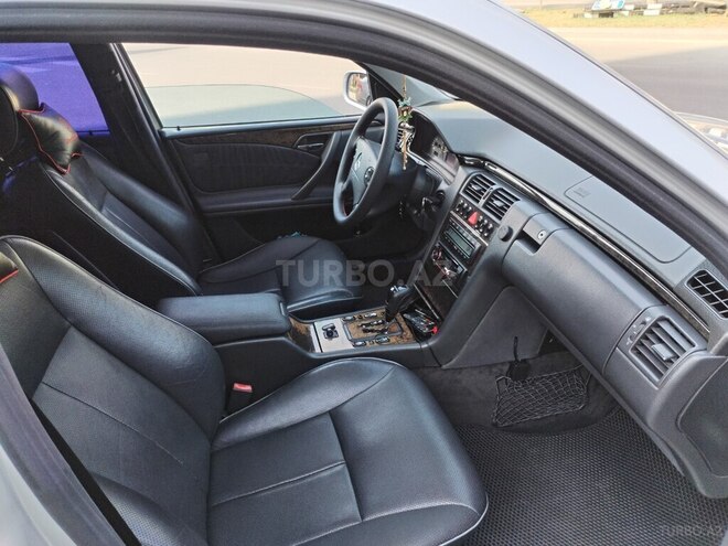 Mercedes E 320 2000, 182,000 km - 3.2 l - Bakı