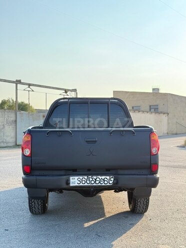 Mitsubishi L200 2011, 166,000 km - 2.5 l - Bakı