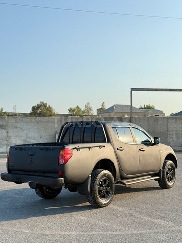 Mitsubishi L200 2011, 166,000 km - 2.5 l - Bakı