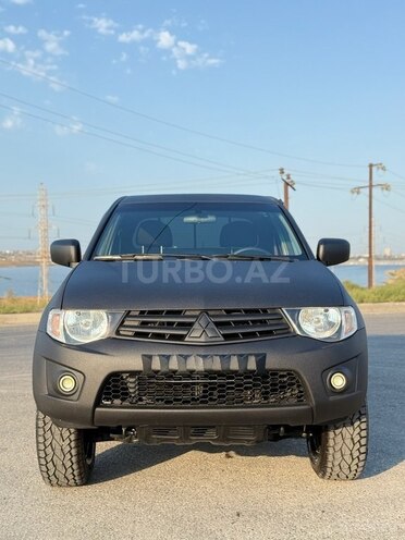 Mitsubishi L200 2011, 166,000 km - 2.5 l - Bakı