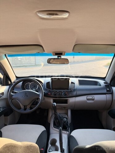 Mitsubishi L200 2011, 166,000 km - 2.5 l - Bakı