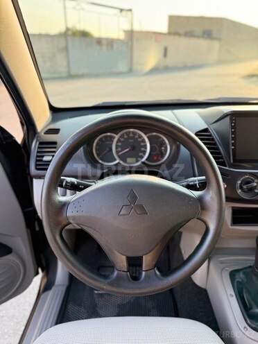 Mitsubishi L200 2011, 166,000 km - 2.5 l - Bakı