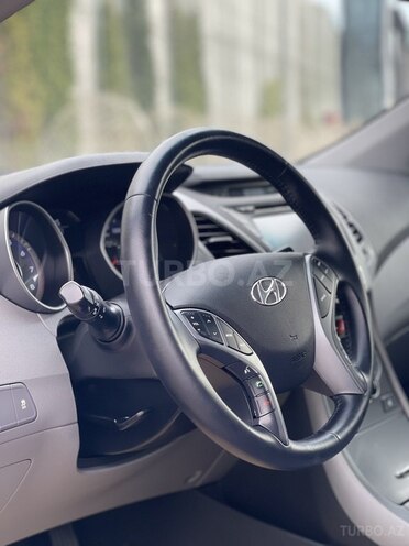 Hyundai Elantra 2015, 80,000 km - 1.8 l - Bakı
