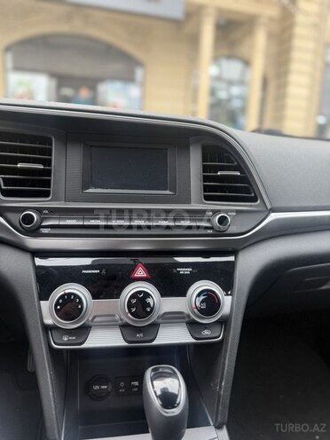 Hyundai Elantra 2018, 90,050 km - 2.0 l - Bakı