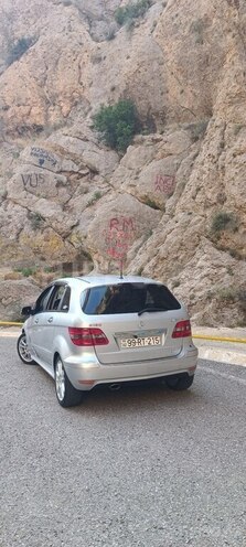 Mercedes B 180 2010, 121,000 km - 1.7 л - Naxçıvan
