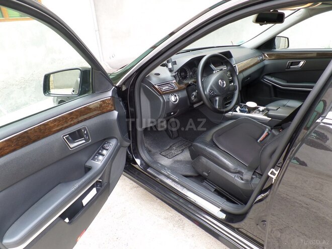 Mercedes E 220 2012, 258,600 km - 2.1 l - Bakı