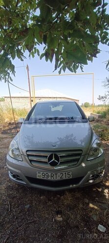 Mercedes B 180 2010, 121,000 km - 1.7 л - Naxçıvan
