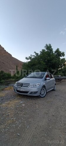 Mercedes B 180 2010, 121,000 km - 1.7 л - Naxçıvan