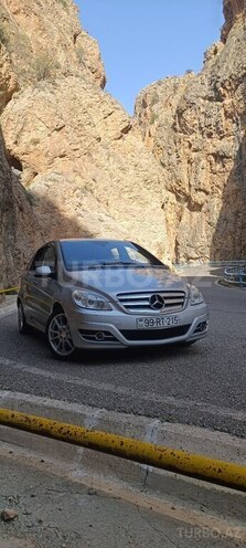 Mercedes B 180 2010, 121,000 km - 1.7 л - Naxçıvan