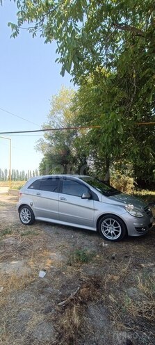 Mercedes B 180 2010, 121,000 km - 1.7 л - Naxçıvan