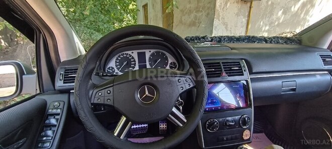 Mercedes B 180 2010, 121,000 km - 1.7 л - Naxçıvan