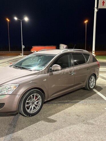 Kia  2008, 280,000 km - 1.6 l - Bakı