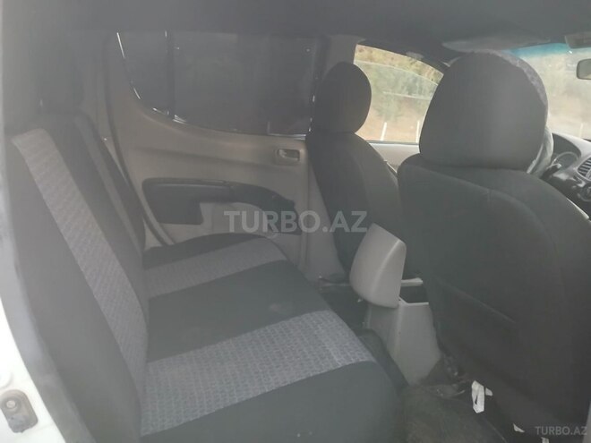 Mitsubishi L200 2011, 410,000 km - 2.5 l - Bakı
