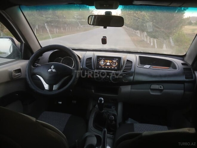 Mitsubishi L200 2011, 410,000 km - 2.5 l - Bakı