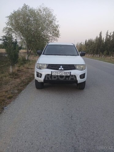 Mitsubishi L200 2011, 410,000 km - 2.5 l - Bakı