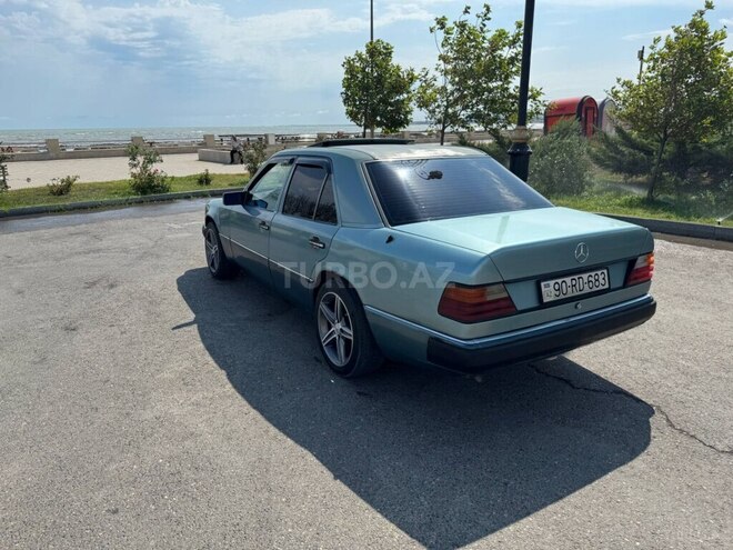Mercedes E 220 1995, 351,457 km - 2.2 l - Sumqayıt