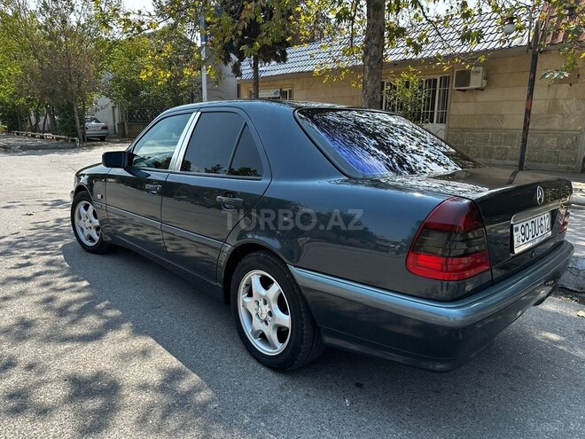 Mercedes C 180 2000, 100,000 km - 1.8 l - Yevlax