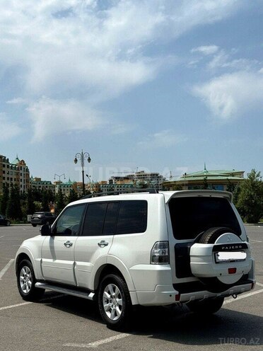 Mitsubishi Pajero 2011, 335,718 km - 3.5 л - Bakı