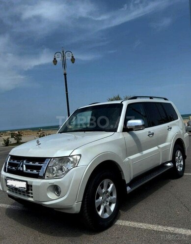 Mitsubishi Pajero 2011, 335,718 km - 3.5 л - Bakı