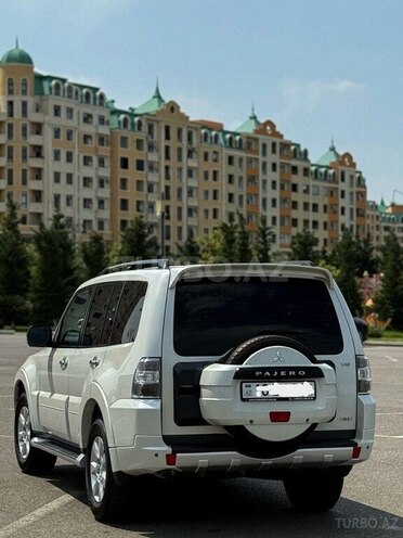 Mitsubishi Pajero 2011, 335,718 km - 3.5 л - Bakı