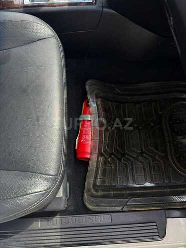 Mitsubishi Pajero 2011, 335,718 km - 3.5 л - Bakı