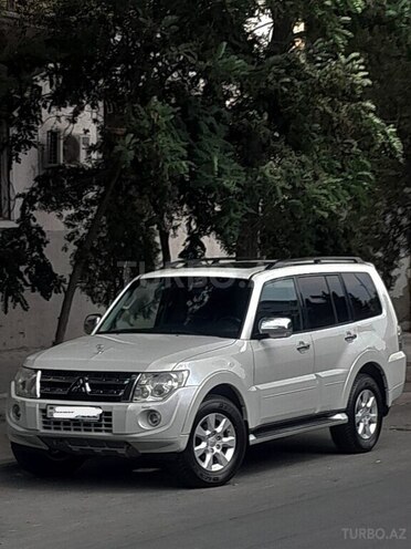 Mitsubishi Pajero 2011, 335,718 km - 3.5 л - Bakı