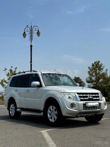 Mitsubishi Pajero 2011, 335,718 km - 3.5 л - Bakı