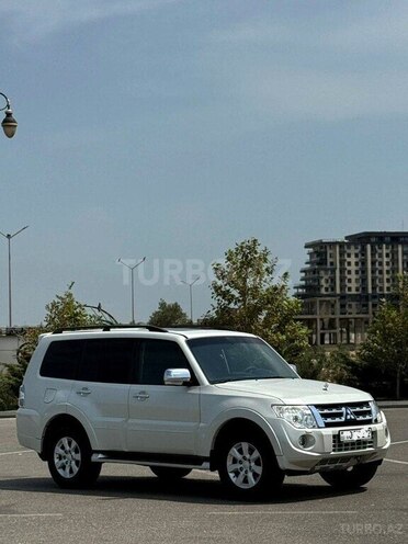 Mitsubishi Pajero 2011, 335,718 km - 3.5 л - Bakı