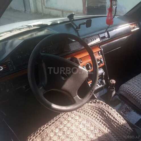 Mercedes  1990, 245,540 km - 2.0 l - Biləsuvar