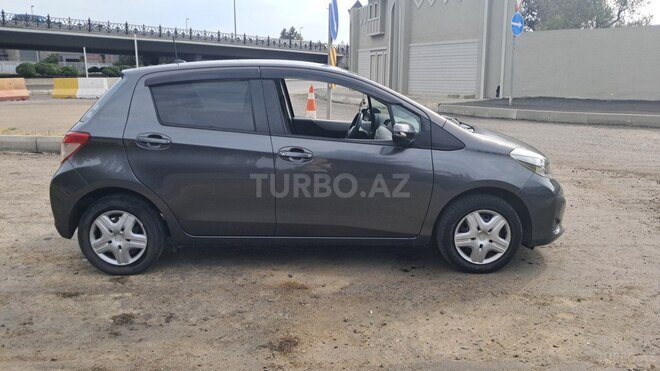 Toyota Vitz 2011, 131,078 km - 1.0 l - Bakı