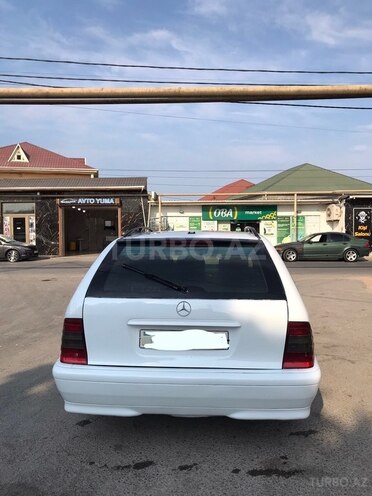 Mercedes C 220 2000, 400,000 km - 2.1 l - Bakı
