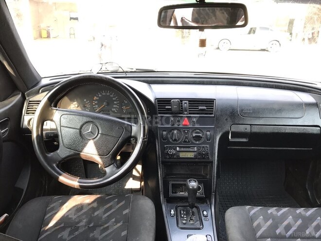 Mercedes C 220 2000, 400,000 km - 2.1 l - Bakı