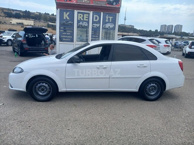 Daewoo Gentra 2013, 453,000 km - 1.5 l - Salyan