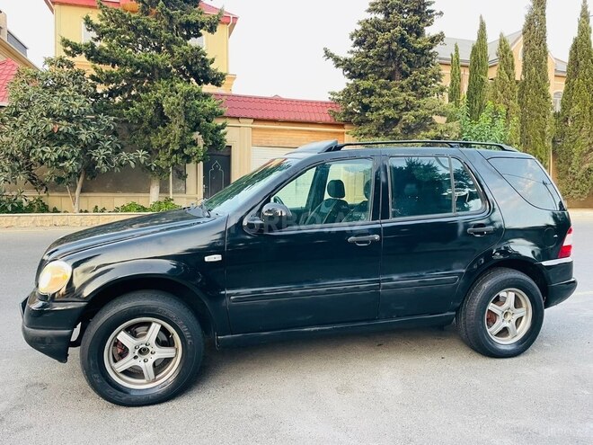 Mercedes ML 320 2000, 250,000 km - 3.2 l - Bakı