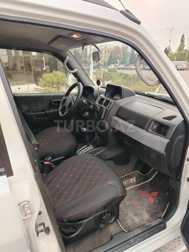 Mitsubishi Pajero io 2000, 44,432 km - 2.0 л - Yevlax