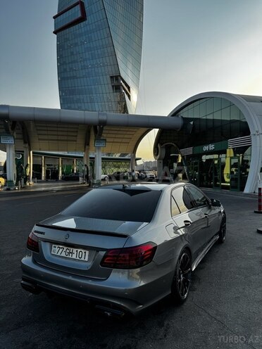 Mercedes E 350 2010, 220,000 km - 3.5 l - Bakı