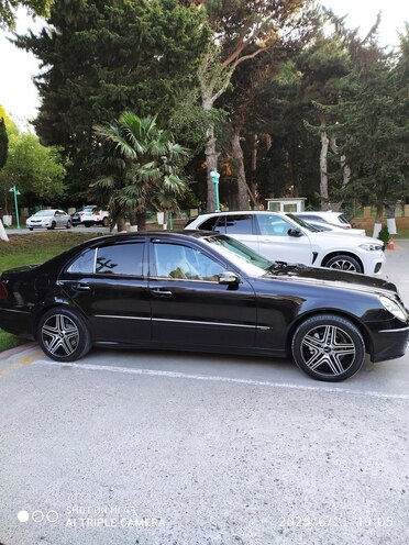 Mercedes E 220 2002, 285,400 km - 2.2 l - Bakı