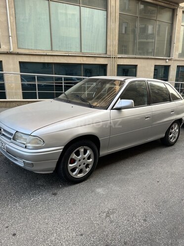 Opel Astra 1994, 350,000 km - 1.6 l - Bakı