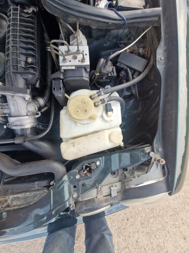 Mercedes E 270 1999, 418,000 km - 2.7 l - Masallı