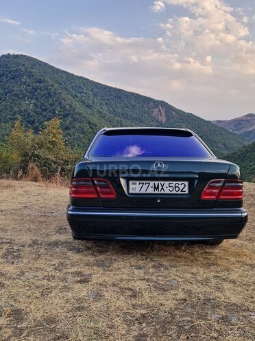 Mercedes E 270 1999, 418,000 km - 2.7 l - Masallı
