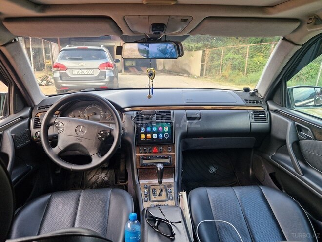 Mercedes E 270 1999, 418,000 km - 2.7 l - Masallı