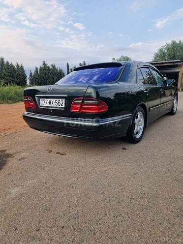 Mercedes E 270 1999, 418,000 km - 2.7 l - Masallı