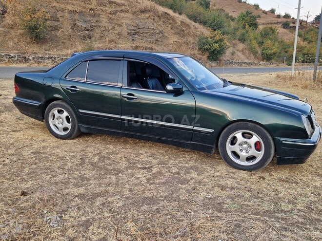 Mercedes E 270 1999, 418,000 km - 2.7 l - Masallı