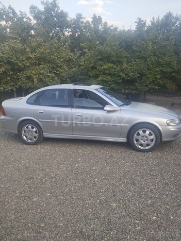 Opel Vectra 1999, 200,000 km - 2.0 l - Qazax