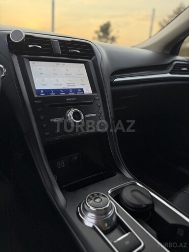 Ford Fusion (North America) 2019, 60,200 km - 2.0 л - Bakı
