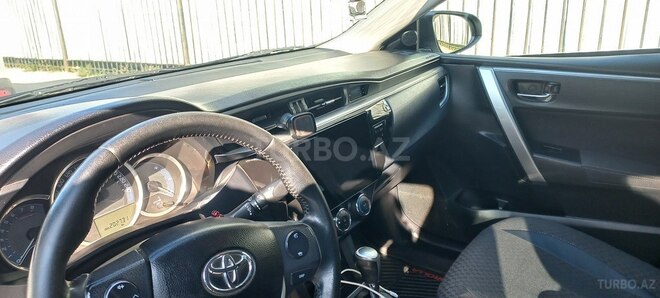 Toyota Corolla 2013, 212,000 km - 2.0 l - Salyan