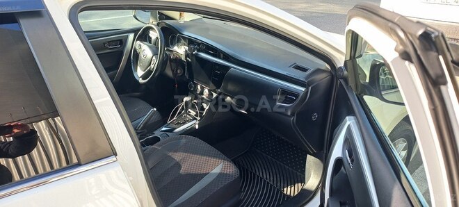 Toyota Corolla 2013, 212,000 km - 2.0 l - Salyan